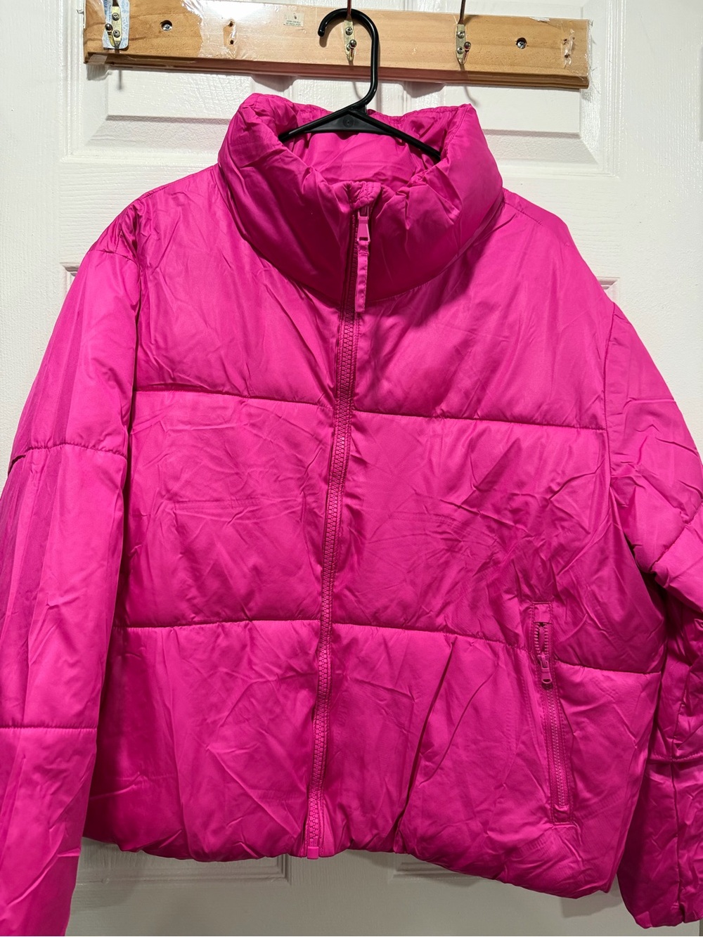 Old Navy Women’s Hot Pink Puffer Jacket L